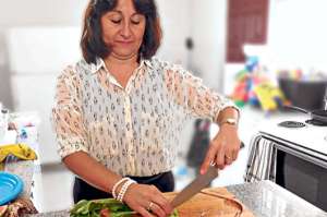 Seg&uacute;n los especialistas, cocinar sano no es dif&iacute;cil y solo requiere un poco de organizaci&oacute;n. Foto: MSP