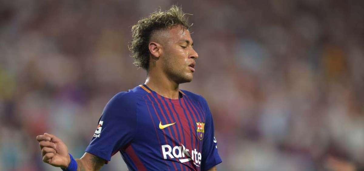Neymar, en el centro de los rumores, llega a China para actos de promoci&oacute;n