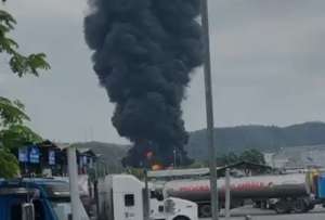 Hoy se alert&oacute; sobre el incendio en la Refiner&iacute;a de Esmeraldas.