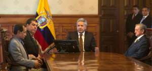 El Presidente de la Rep&uacute;blica mantuvo su primer encuentro p&uacute;blico con los nuevos ministros de Defensa y del Interior, Oswaldo Jarr&iacute;n y Mauro Toscanini, respectivamente. Analizaron la pol&iacute;tica sobre seguridad en la frontera.