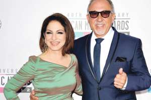 Gloria y Emilio Estefan, una de las parejas m&aacute;s poderosas de la industria musical latina.