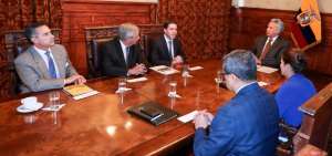 El presidente Len&iacute;n Moreno durante la firma del convenio, en el Palacio de Carondelet.
