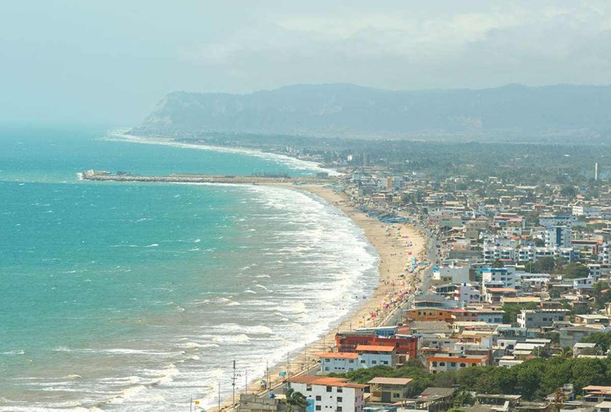 De avistamientos a &ldquo;hangar submarino&rdquo;: la historia que circula sobre OVNIs frente a Crucita