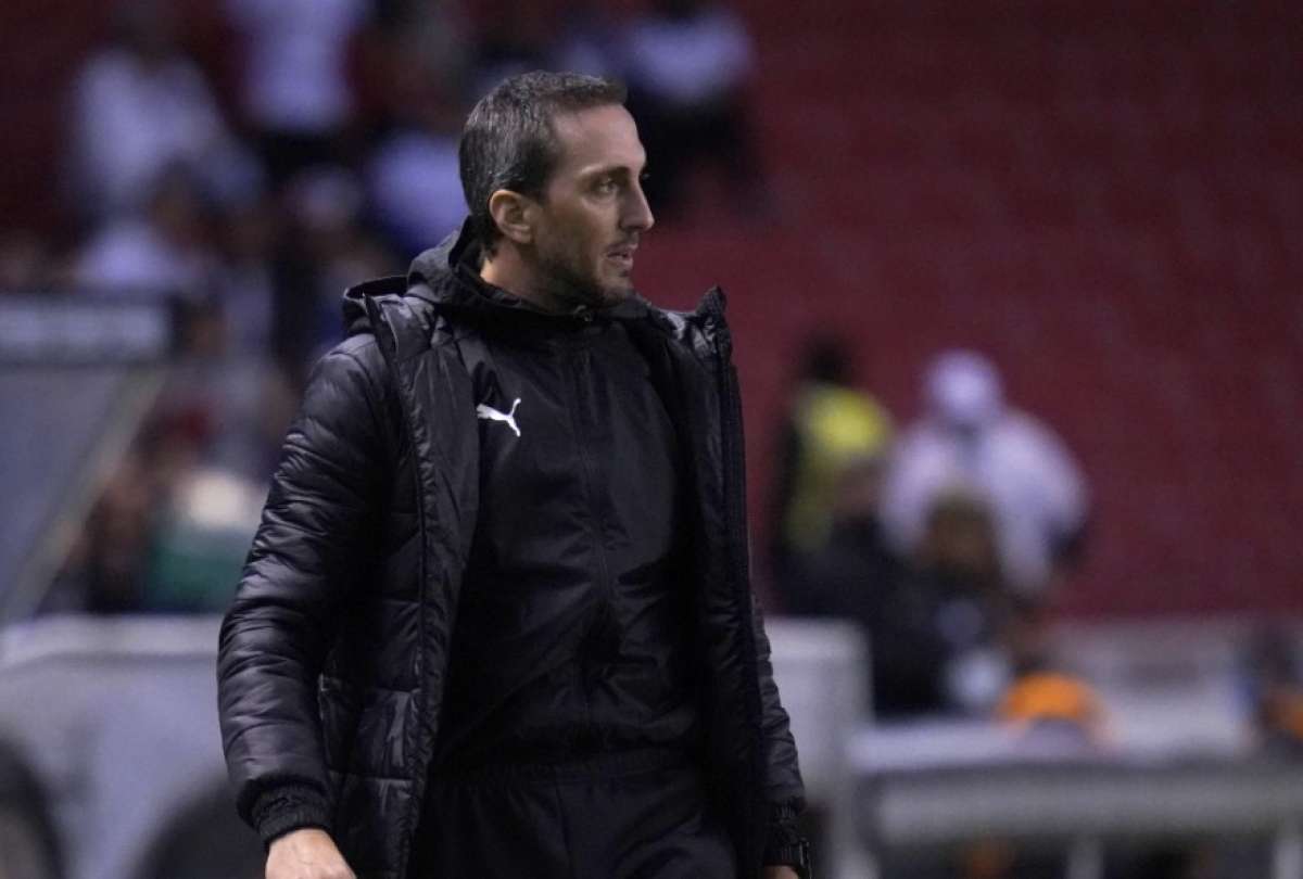 Luis Zubeldía se aleja de Liga de Quito