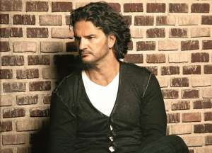 Ricardo Arjona recibir&aacute; el Premio Lo Nuestro a la Excelencia