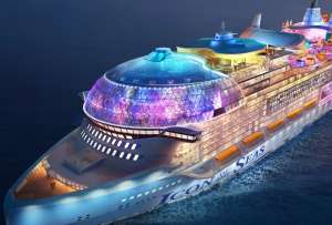 Padre se arrojó desde un crucero para salvar a su hija tras caer al mar.