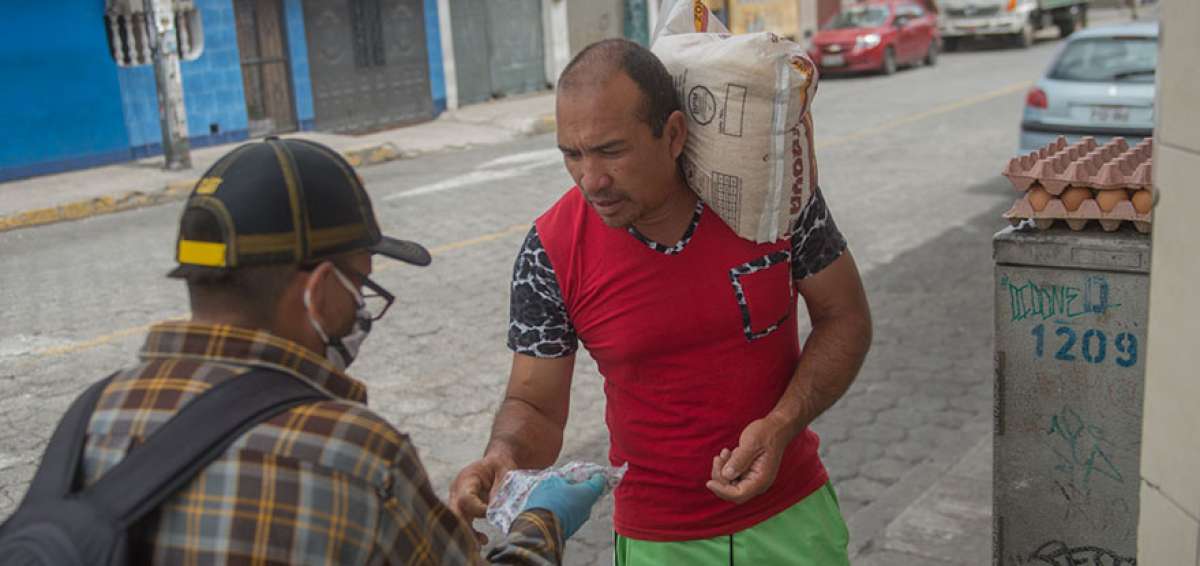 La cuarentena es la medida social adoptada en todo el mundo para lograr un aplanamiento de la curva epidemiol&oacute;gica. Su cumplimiento podr&aacute; ser evaluado en dos semanas.