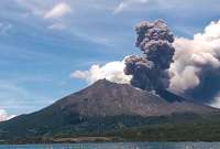 El volcán Sakurajima entró en erupción dos veces seguidas 