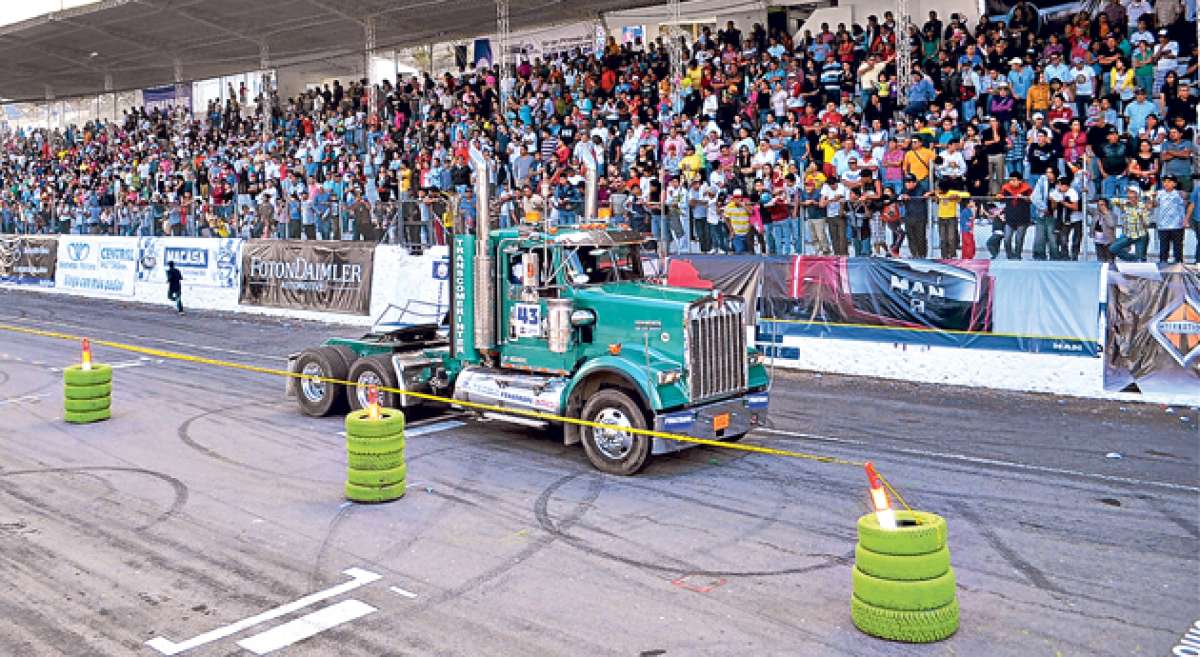 Los cabezales pueden correr a m&aacute;s de 140 kil&oacute;metros por hora. Este Gran Premio Fenatrape se desarrollar&aacute; en la recta principal del aut&oacute;dromo de Yahuarcocha. Foto: cortes&iacute;a Fenatrape