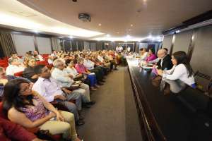 El foro se realiz&oacute; en el auditorio del edificio La Previsora, en Guayaquil. Asistieron m&aacute;s de un centenar de militantes de PAIS-Guayas. Foto: Karly Torres / El Tel&eacute;grafo