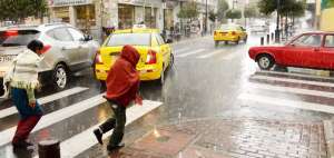 De un momento a otro ocurren las fuertes lluvias sobre ciudades de las provincias en la regi&oacute;n central.