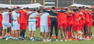 Ecuador entrena al ritmo del "Bolillo" G&oacute;mez