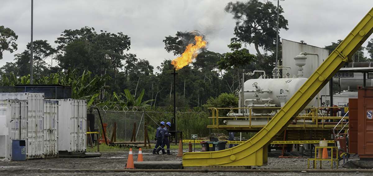 La primera operaci&oacute;n de venta anticipada de petr&oacute;leo a las tres empresas extranjeras por parte de Petroecuador se realiz&oacute; en el a&ntilde;o 2009.