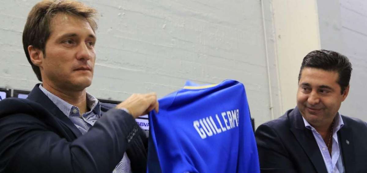 Guillermo Schelotto asumi&oacute; este mi&eacute;rcoles la direcci&oacute;n t&eacute;cnica de Boca Jrs. junto con su hermano mellizo Gustavo (asistente).