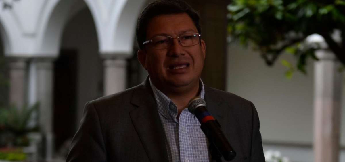 Ministro C&eacute;sar Navas ofreci&oacute; declaraciones a la prensa, previo a una reuni&oacute;n en la Presidencia de la Rep&uacute;blica.