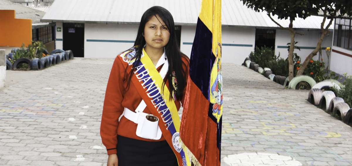 Lourdes Guanoquiza, abanderada del Pabell&oacute;n Nacional.