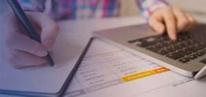 El Ejecutivo reduce compras p&uacute;blicas y contrataciones