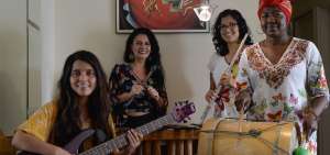 De izquierda a derecha, Eliana Bigger, Karina Clavijo, Violeta Mu&ntilde;oz y Ana Paola Chila (&ldquo;Pina&rdquo;), puntales de esta agrupaci&oacute;n exponente de la m&uacute;sica afroecuatoriana.