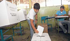 Seg&uacute;n estad&iacute;sticas del CNE, el 80% de las personas vota por temor a la multa que se impone por no hacerlo. Foto: Archivo