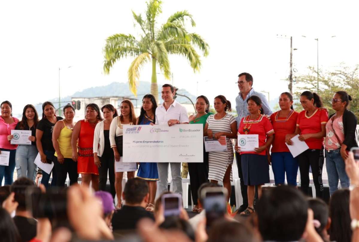 Presidente Noboa impulsa inclusión financiera en zonas rurales con lanzamiento del Crédito Agro-Violeta