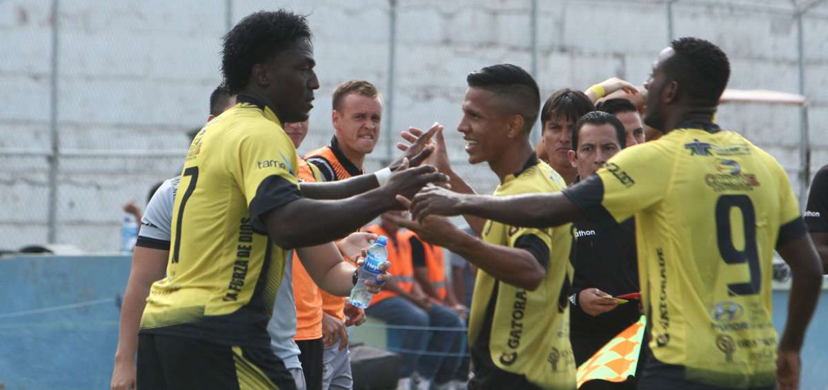 Delf&iacute;n anunci&oacute; la contrataci&oacute;n de la 'Tuca' Ord&oacute;&ntilde;ez