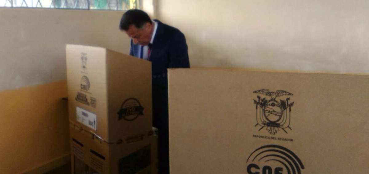 Patricio Zuquilanda vot&oacute; al segundo intento