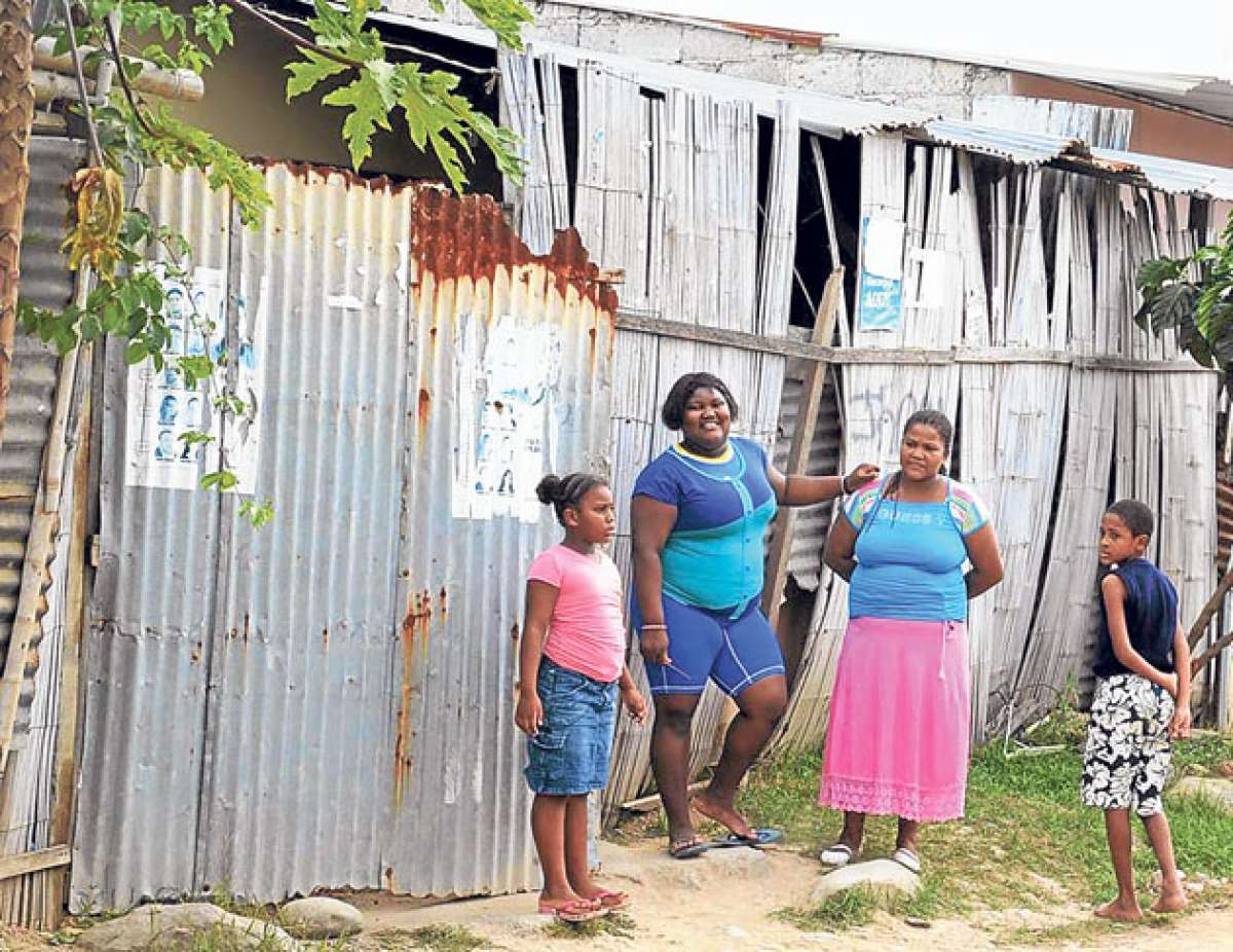 La familia de la pesista Ayov&iacute; vive en una endeble construcci&oacute;n, en el sur de la capital de El Oro. Foto: Fabricio Cruz / El Tel&eacute;grafo