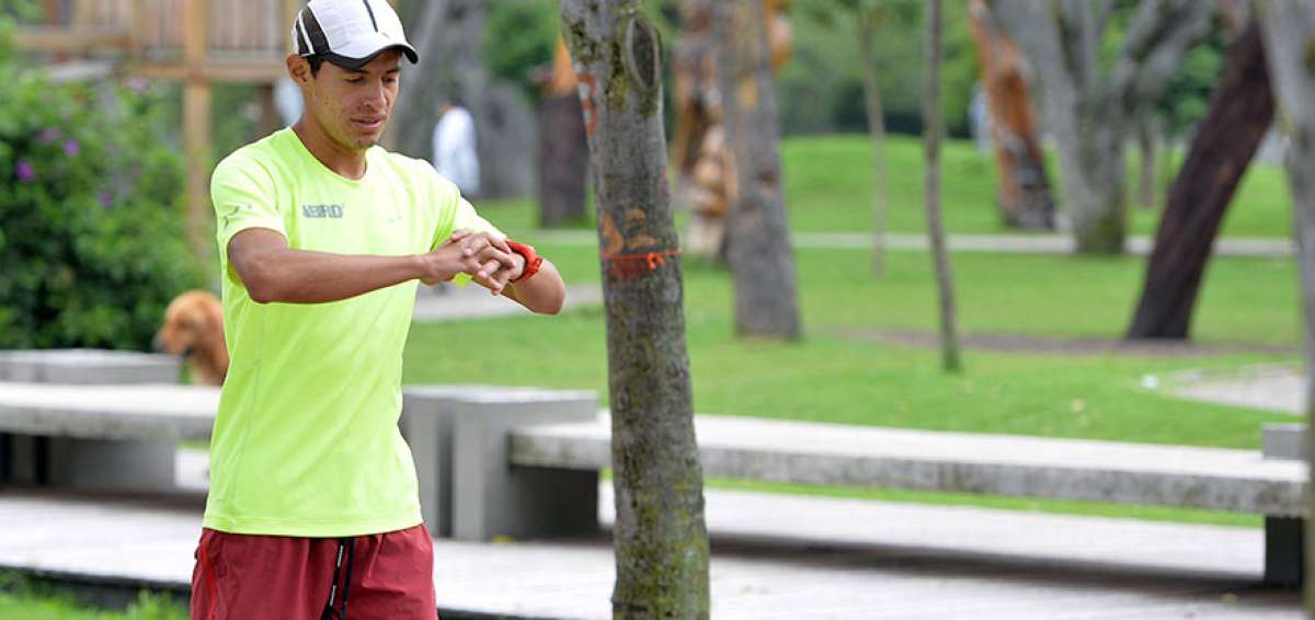 Joel Villavicencio se entrena todos los d&iacute;as en la pista atl&eacute;tica del Parque de la Madre, en Cuenca.