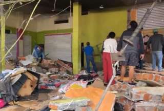 Explosión de locales comerciales en Jipijapa.