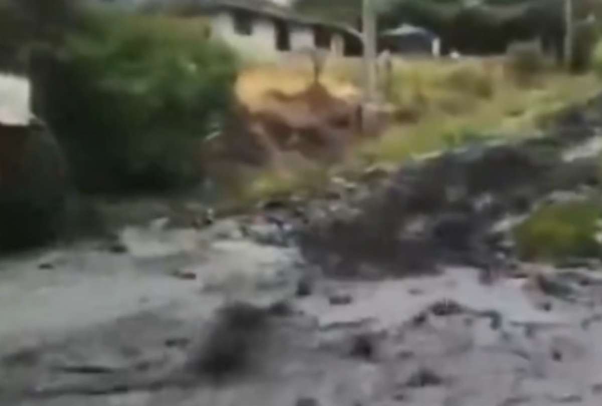 Movimiento en masa activa respuesta de emergencia en el sur de Quito