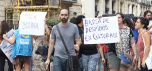 El 29 de enero, los trabajadores que no pudieron ingresar al Ministerio empezaron a protestar en Buenos Aires.