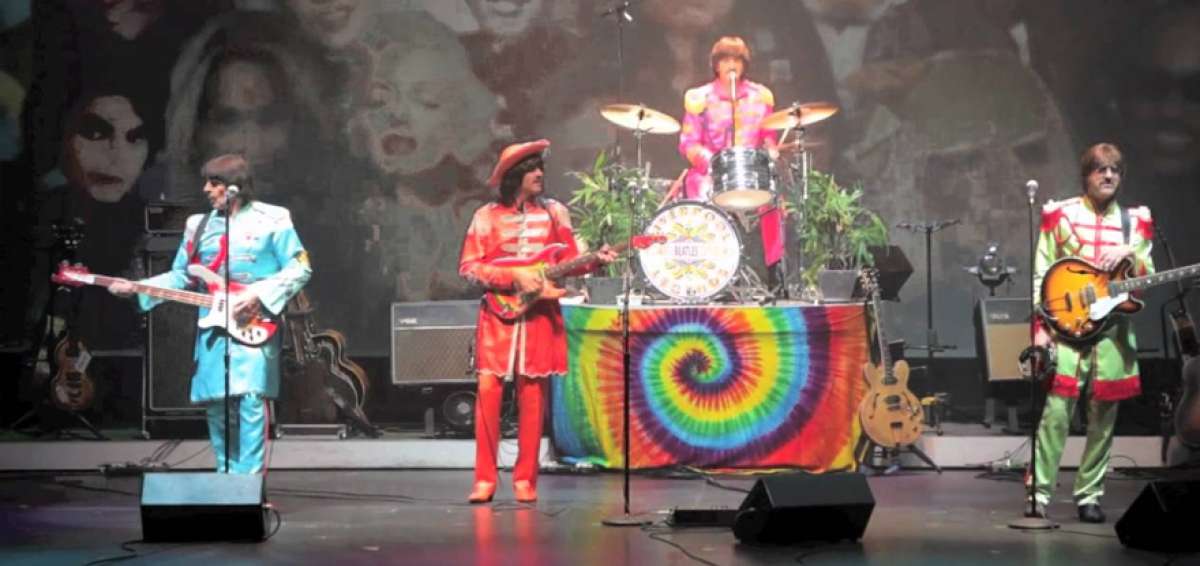 Liverpool Legends se presenta con cinco m&uacute;sicos en el escenario para interpretar las canciones de Los Beatles, considerados himnos por sus fans.