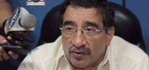 &Aacute;lex de La Torre, del Comit&eacute; Ejecutivo de la Federaci&oacute;n Ecuatoriana de F&uacute;tbol (FEF)