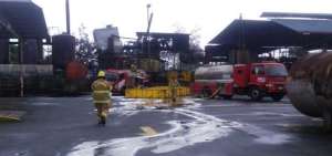 Agentes de seguridad ambiental y bomberos inspeccionaron la zona. 