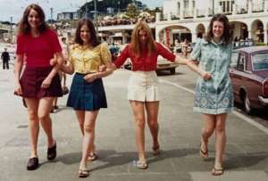 Esta es la historia de cuatro amigas que recrearon una foto después de 52 años.