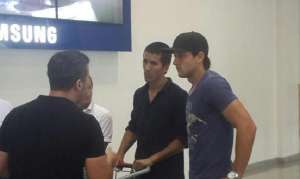 Los futbolistas Gabriel Marques (Brasil) y Hamilton Pereira (Uruguay). Foto: @RadioHuancavilk