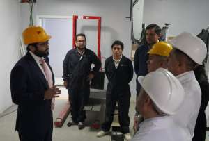 El alcalde de Quito durante la inspección de la obra.