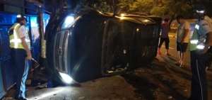 La camioneta permaneci&oacute; volcada por cerca de una hora, hasta que una gr&uacute;a la retir&oacute;.