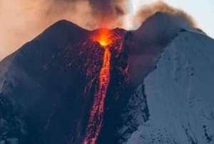 Volcán Sangay emanó flujos piroclásticos la madrugada de este martes, 13 de junio de 2023
