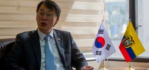Lee Young-keun Embajador de Corea del Sur en Ecuador.