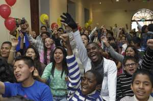 Ni&ntilde;os y adolescentes posesionaron su directiva. Foto: John Guevara/ EL TEL&Eacute;GRAFO