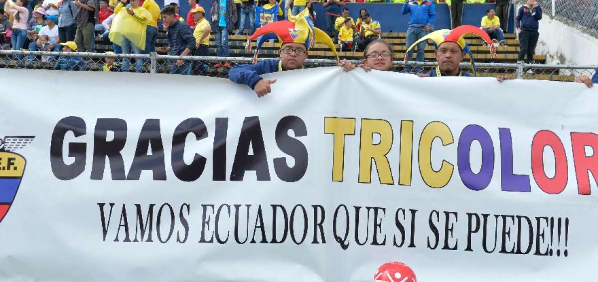 De izquierda a derecha: Sebasti&aacute;n Cruz, Mar&iacute;a Emilia Torres y Luis Andrango.