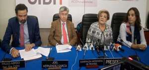 La relatora para Ecuador de la Comisi&oacute;n Interamericana de los DD. HH., Esmeralda Arosemena (centro), presidir&aacute; la delegaci&oacute;n que nos visitar&aacute;.