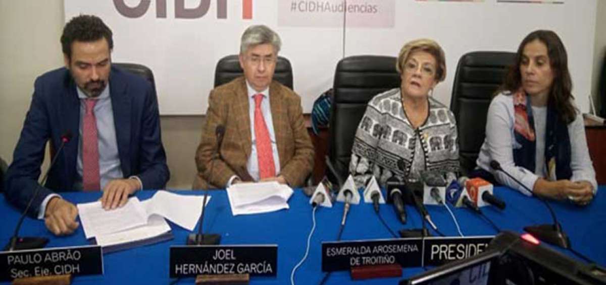 La relatora para Ecuador de la Comisi&oacute;n Interamericana de los DD. HH., Esmeralda Arosemena (centro), presidir&aacute; la delegaci&oacute;n que nos visitar&aacute;.