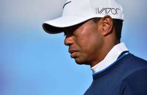 Woods present&oacute; una campa&ntilde;a de 75 golpes el s&aacute;bado para un total de 151. Foto: Agencia AFP