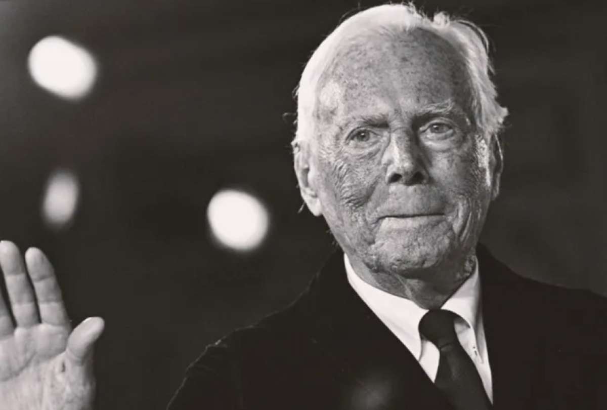 El diseñador Giorgio Armani, pionero de la moda italiana, falleció a los 91 años en Milán.