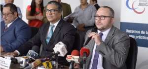 Las autoridades indicaron que los exfuncionarios no han presentado pruebas de sus afirmaciones.
