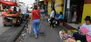 Las ventas en las veredas terminar&aacute;n cuando se entregue el nuevo mercado a la ciudadan&iacute;a