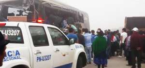 Choque entre volqueta y bus en Ca&ntilde;ar deja 6 muertos