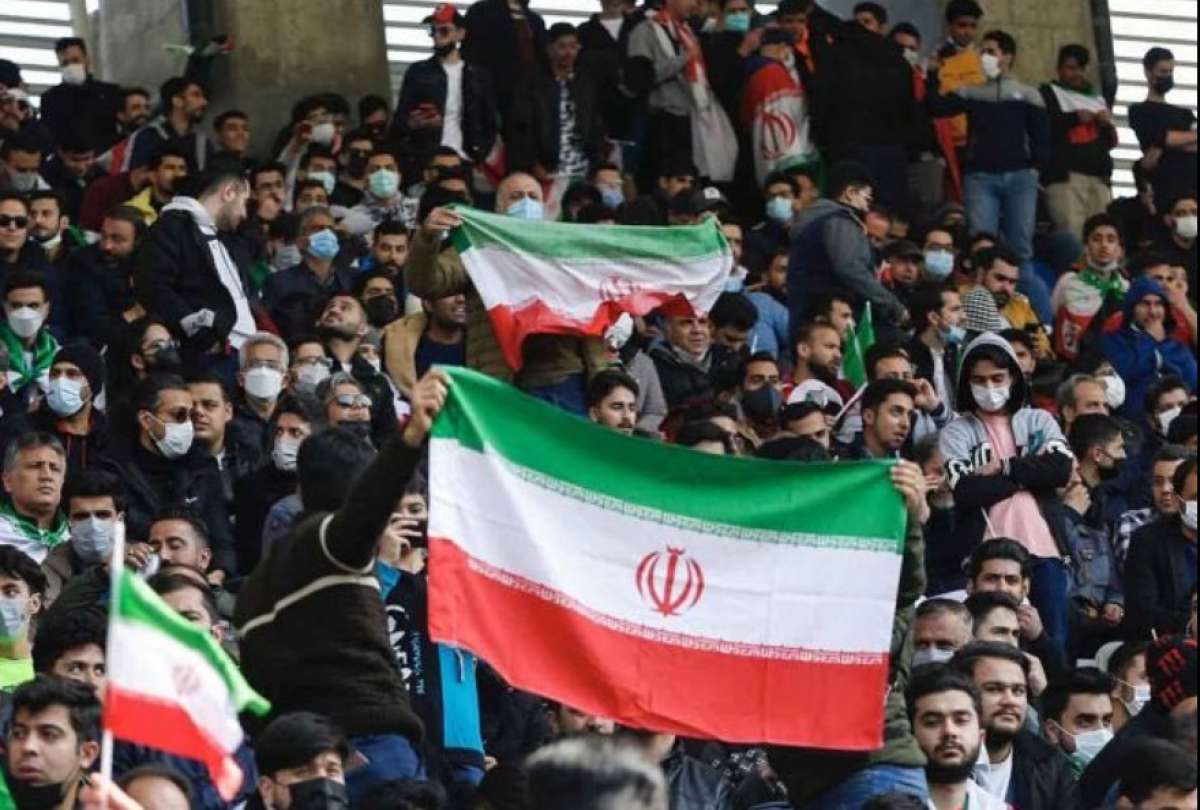 Durante un partido de la selección iraní, solo se permitió el ingreso de público masculino